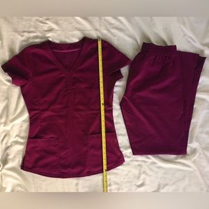 Healing hands xs burgundy/wine scrub set